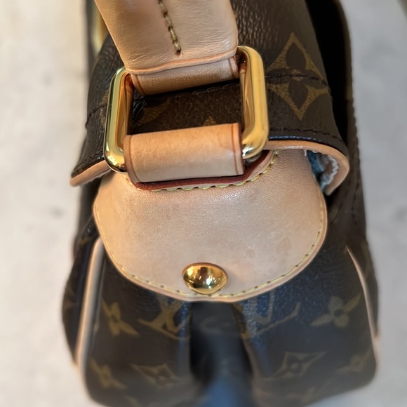 Louis Vuitton The Beverly MM in Monogram - Picture 7 of 16